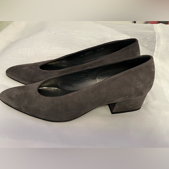 Stuart Weitzman - block heel pump - Picture 2 of 2